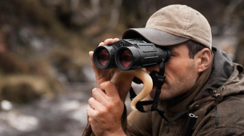 Roof Prism Binocular watching