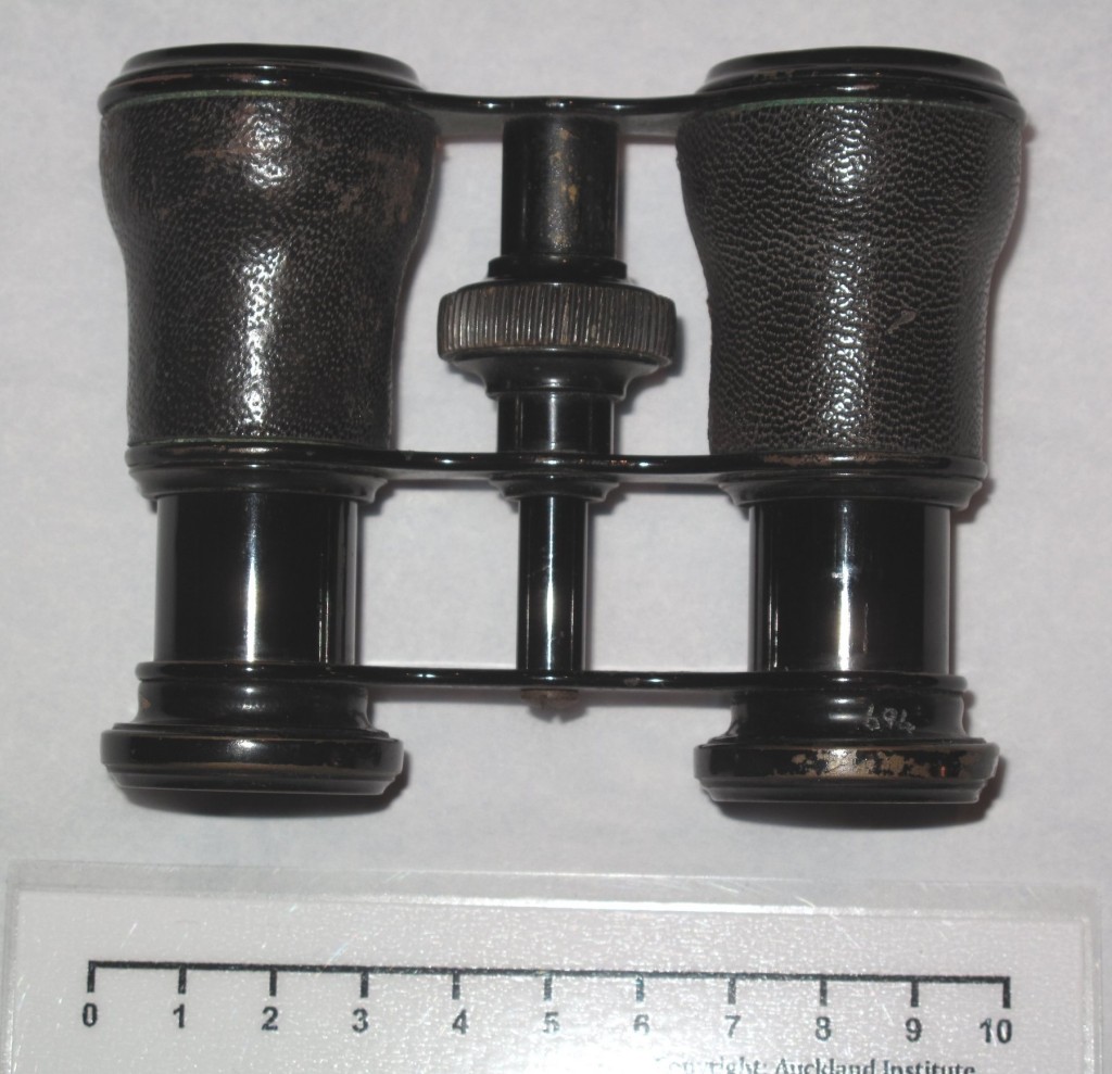 Classic binocular form factor—series planning starts with real use cases, not just numbers on the box