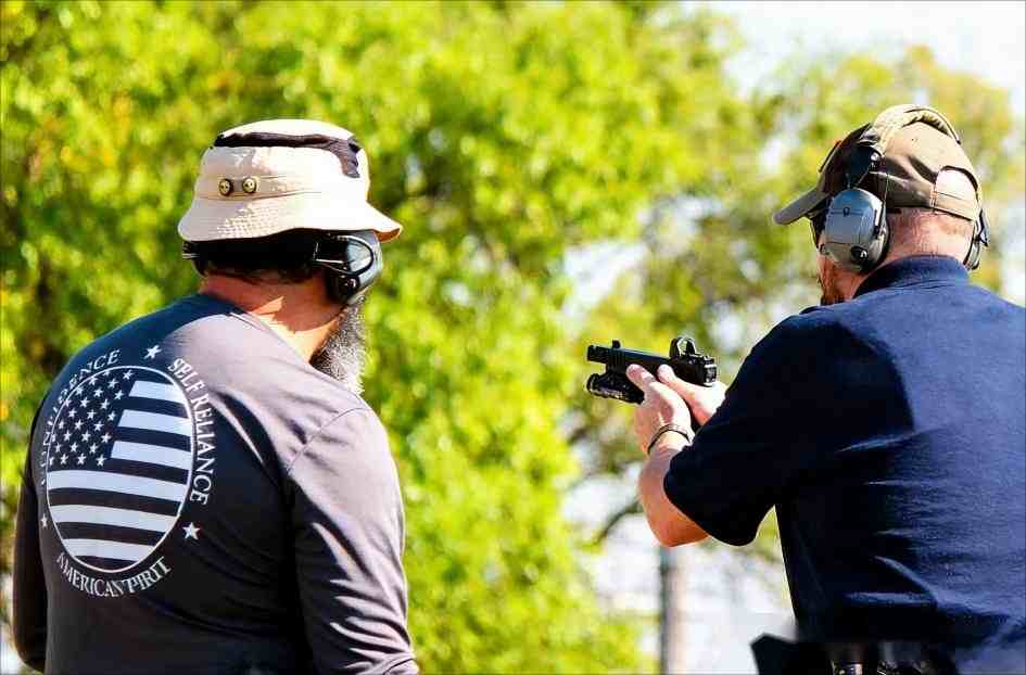 Closed Emitter Pistol Red Dot Performance in Real-World Use