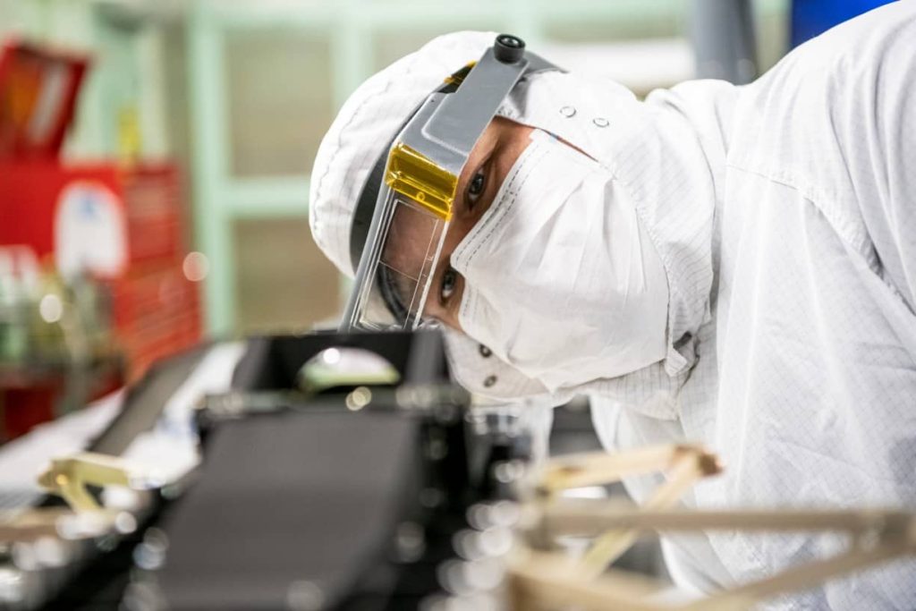Controlled optical inspection