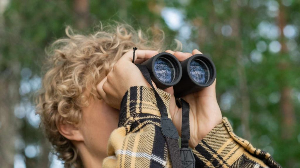 Children's binoculars for outdoor use