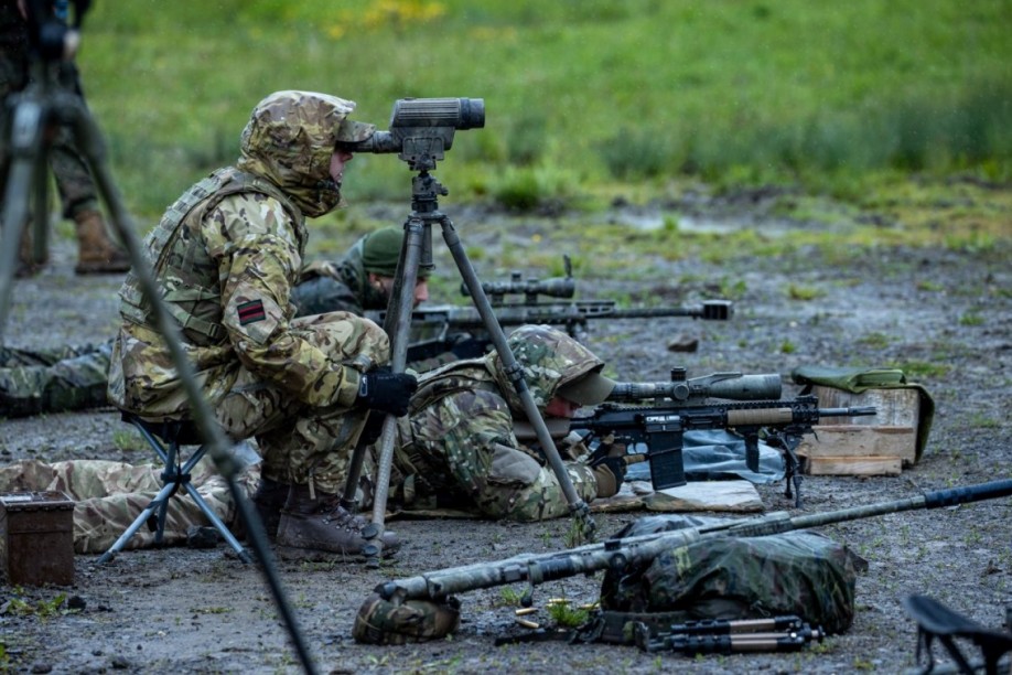 Using a spotting scope for target shooting