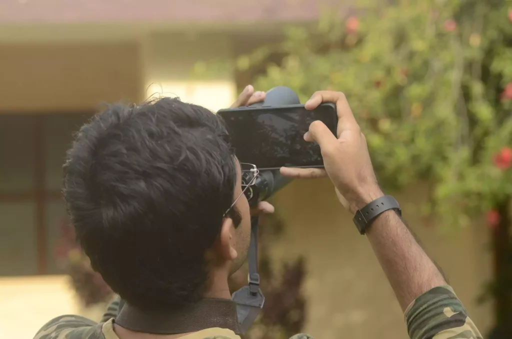 Using a telescope with a smartphone